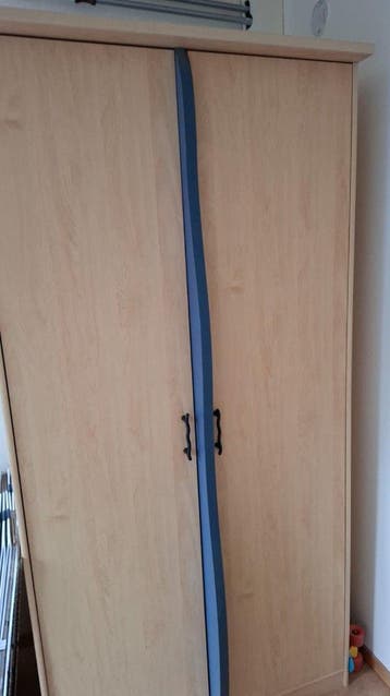 Leuke houten kledingkast 100cm Br, 200cm Hg, 68cm diep