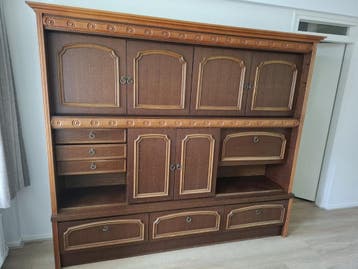 Wandkast en tv-meubel