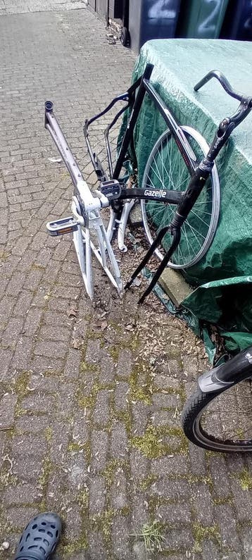 Gazelle fietsframe met voorvork en onderdelen