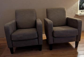 Twee comfortabele stoelen