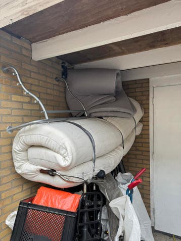 Gratis Matras + topper (180x200cm) en kapstok