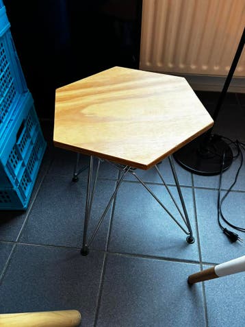 Gratis bank, lampen, bijzettafels en meer