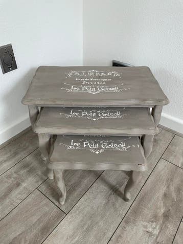 Set van 3 brocante bijzettafels 'Le Petit Gateau'