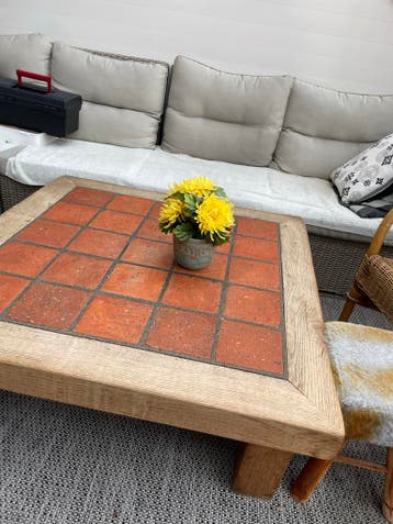 Salontafel met terracotta tegels GRATIS