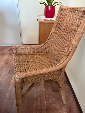 Rotan eetkamerstoelen 6 stuks gratis af te halen