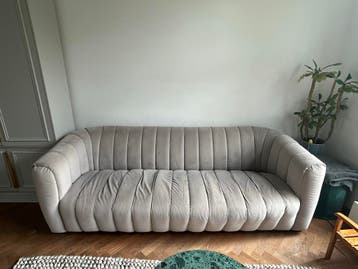 Gratis af te halen: Lichtgrijze velours bank (230x100x75)