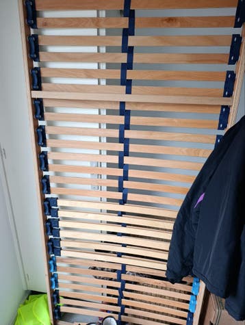 Gratis Lattenbodem van 90x200.