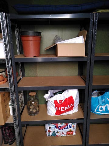 2 stellingkasten gratis af te halen