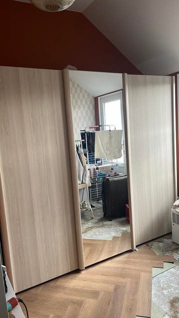 ZSM GRATIS AFHALEN - Grote kledingkast met spiegeldeur