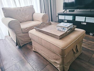 2 x Ikea EKTORP Fauteuil plus voetenbankje