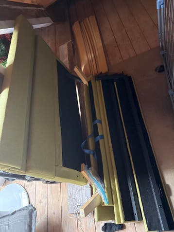 Groene bed ombouw met led verlichting in hoofdbord