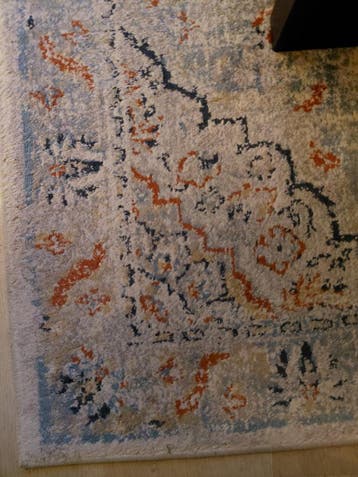 Gratis op te halen vloerkleed afm 195x135cm