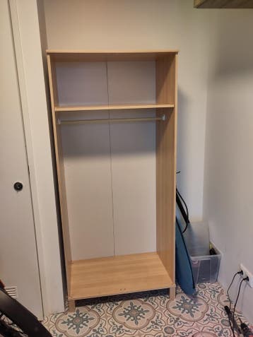 Kledingkast met plank en hangruimte