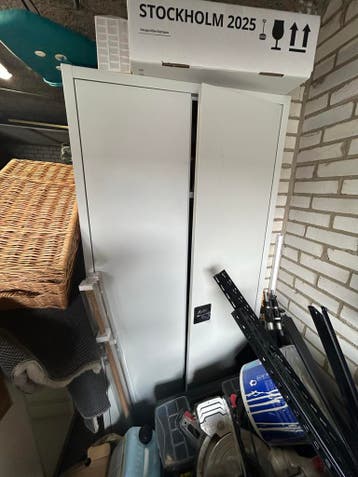 Gratis metalen kast - Ideaal voor opslag