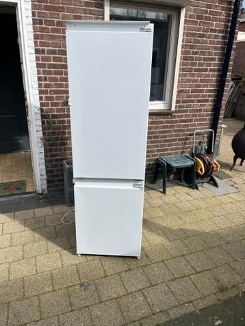 Koelvriescobinatie DEFECT oud ijzer