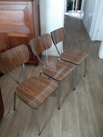 Vintage 3 keukenstoelen gratis