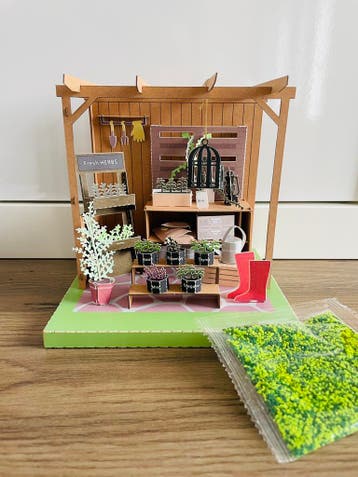 Gratis - minitatuur tuinhuisje karton