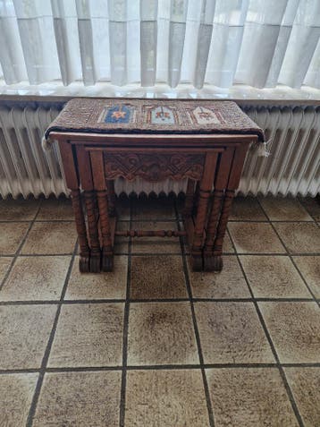 Bijzettafels, eikenhout, gratis af te halen