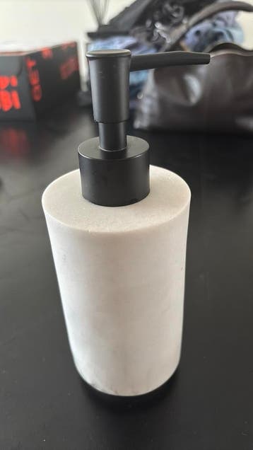 Marmerlook zeeppomp GRATIS