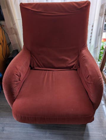 Twee fauteuils gratis af te halen.