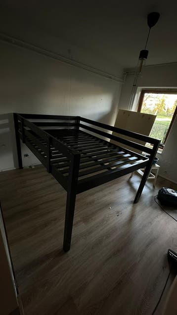 Gratis af te halen: Twijfelaar Bed, halfhoog, prima staat