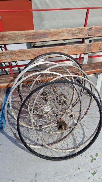 Gratis race fietswielen ophalen