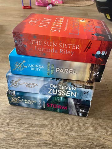 4 boeken van Lucinda Riley - De Zeven Zussen serie