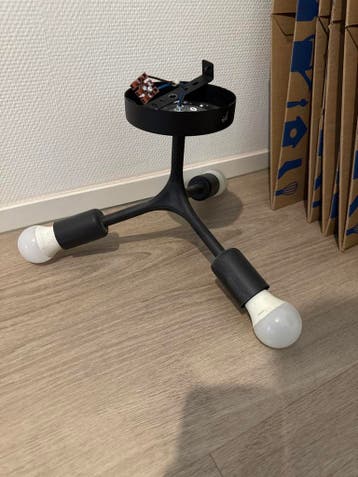 GRATIS plafondlamp met drie lichtbronnen