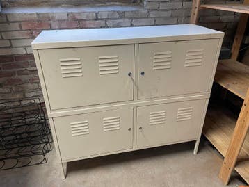 Metalen lockerkast met 4 deuren