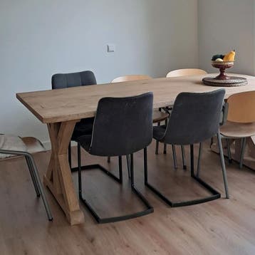 3 nog sterke klusstoelen grijs GRATIS