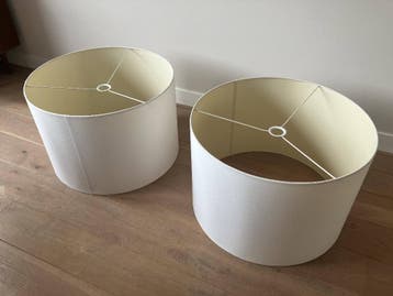 2 grote witte lampenkappen