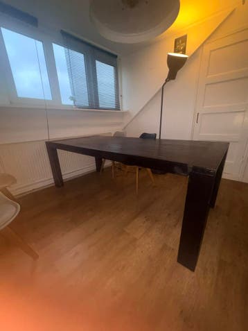 GRATIS: Royale 6-persoons eettafel (Hout/Zwart)