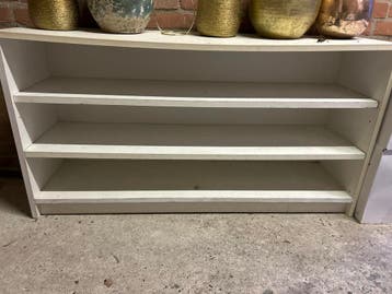 Wit schoenenkastje met drie planken