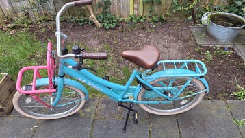 Kinderfiets meisje