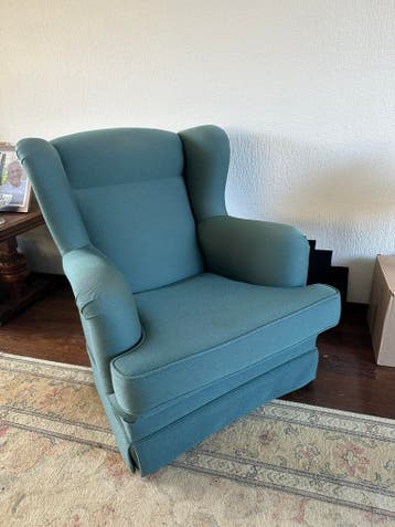 Twee blauwe oor fauteuils gratis af te halen