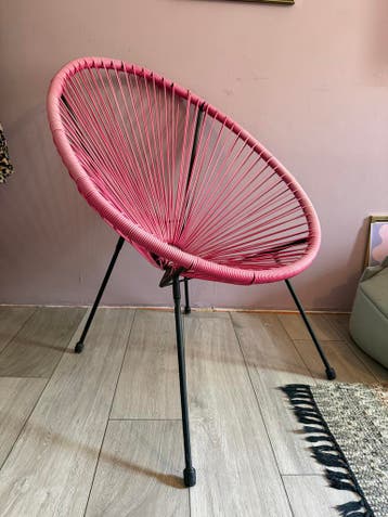 Gratis afhalen: Roze draadstoel / Acapulco stoel