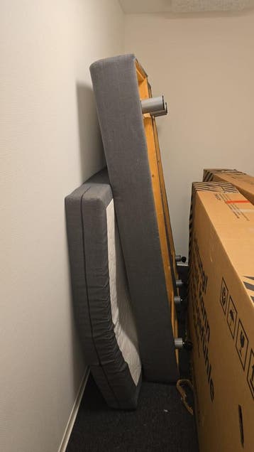 Boxspring - gratis afhalen! Gereserveerd