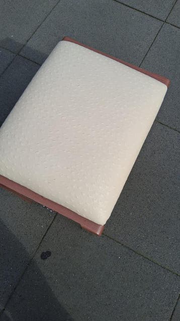 Vintage Houten Krukje met Crèmekleurige Zitting