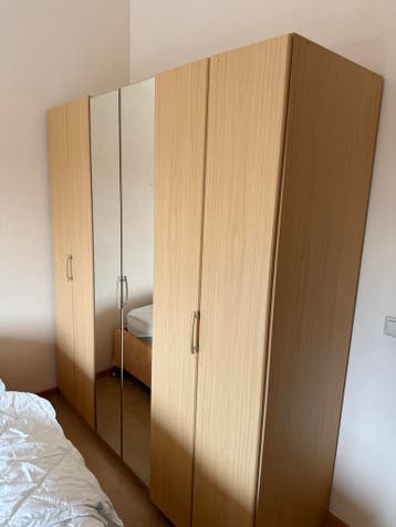 Kledingkast met spiegeldeuren - licht houtkleur