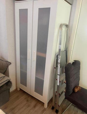 Prima kleding kast gratis