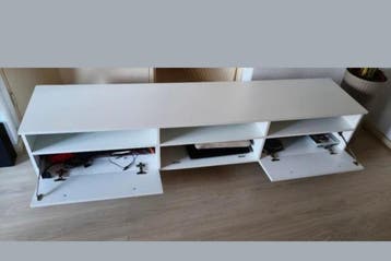 Gratis  ophalen...Witte TV-kast met opbergruimte