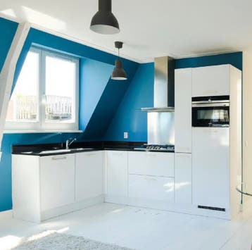 Complete hoekkeuken met koelkast vaatwasser en fornuis