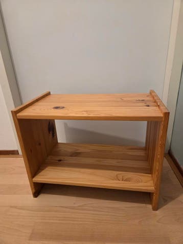 IKEA RAGGBERG schoenenrek, nachtkastje of bijzettafel