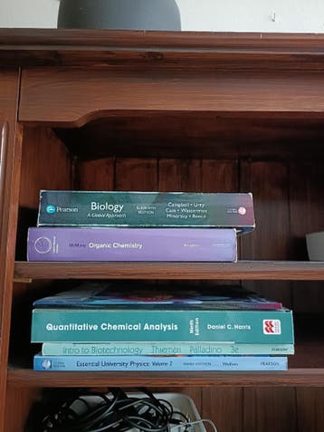 Universitaire studieboeken biologie, natuurkunde, scheikunde