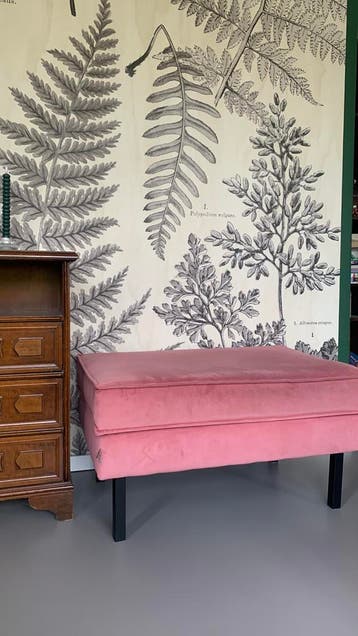 Poef (bijpassend bij de bank)