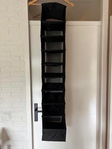 Gratis op te halen: hangend kastopberger