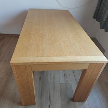 Houten eettafel
