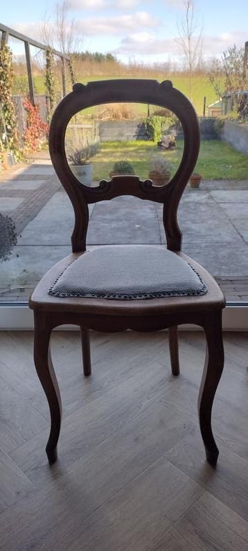Stoeltjes in Louis Philippe-stijl