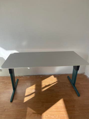 In hoogte verstelbaar bureau 160x80cm