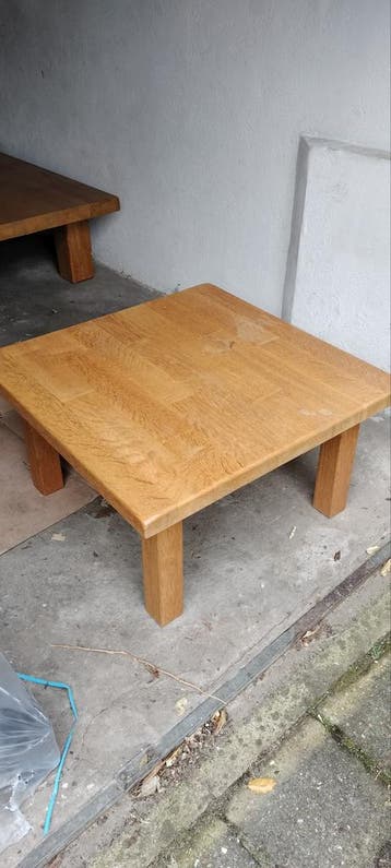 2 massief houten tafels